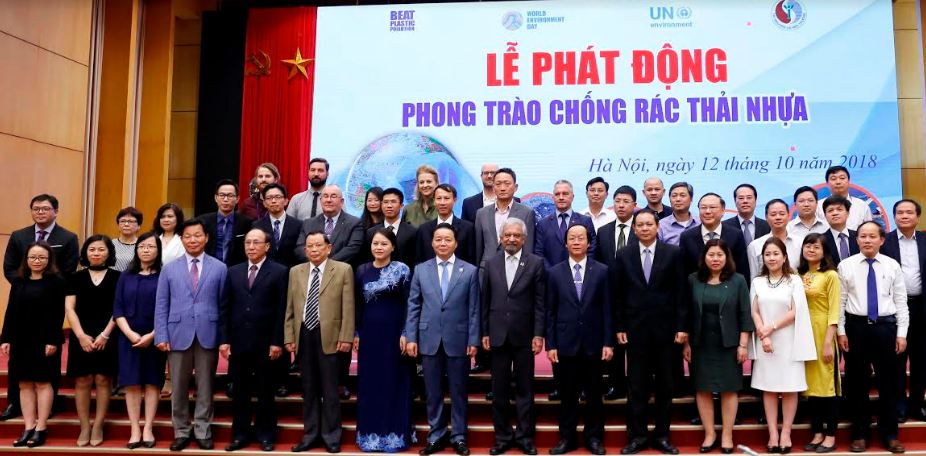 FrieslandCampina Việt Nam tham gia chương trình chống rác rải nhựa