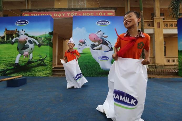Quỹ sữa Vươn cao VN và Vinamilk 66.000 ly sữa cho trẻ em Vĩnh Phúc