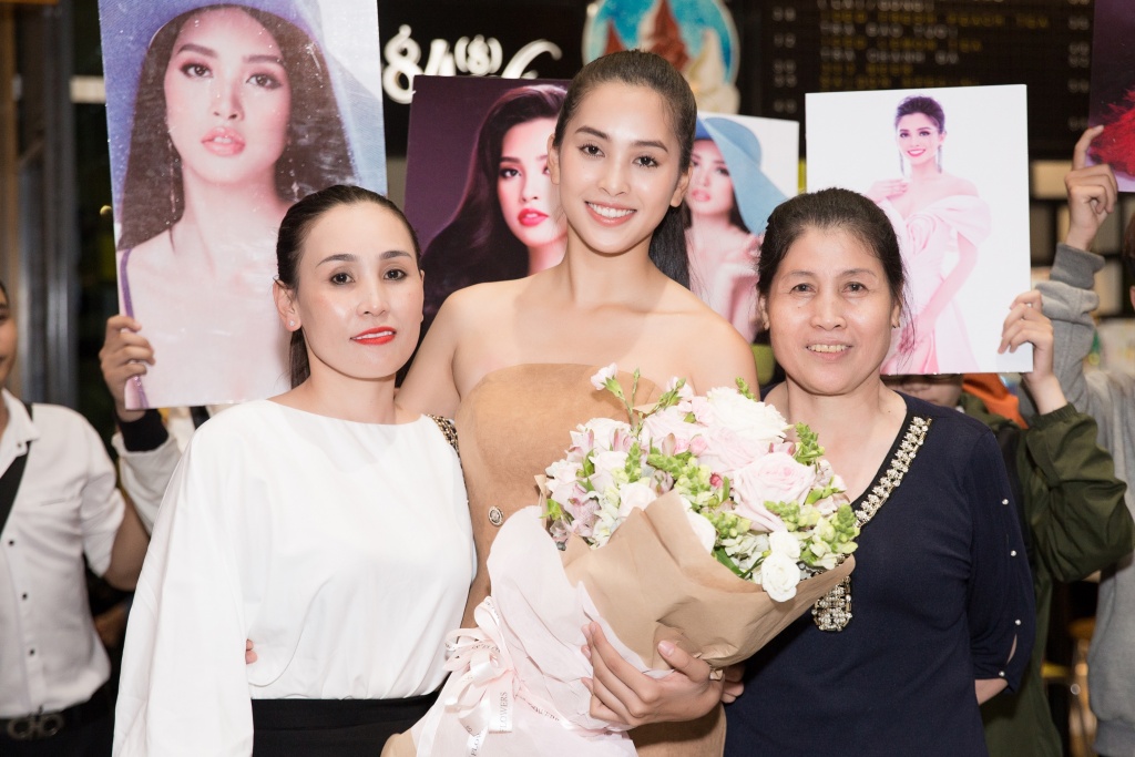 Hoa hậu Tiểu Vy về nước trong đêm muộn sau hành tích top 30 Miss World