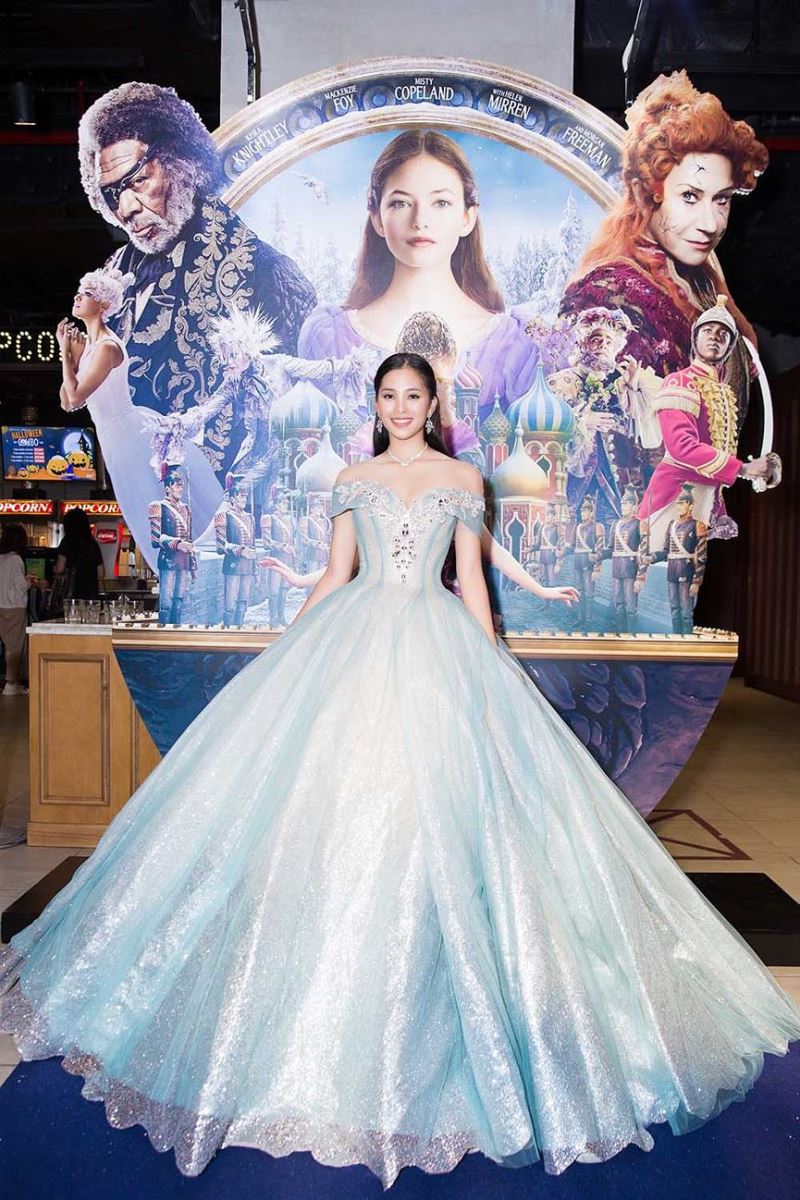 Tiểu Vy hoá 'công chúa Disney' lộng lẫy dự ra mắt phim