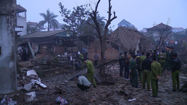 Bắc Ninh: Nổ lớn khiến 2 trẻ tử vong, nhiều nhà bị sập