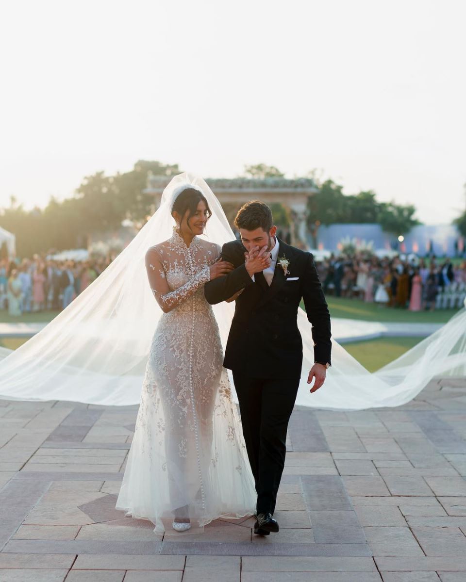 Chiêm ngưỡng hình ảnh 'đám cưới thế kỷ' của Nick Jonas và Priyanka 