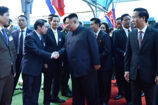 Hình ảnh đầu tiên của Chủ tịch Triều Tiên Kim Jong-un tại Việt Nam