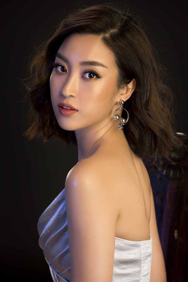 Hoa hậu Mỹ Linh, Tiểu Vy đọ dáng khoe vẻ đẹp 'một 9 một 10'