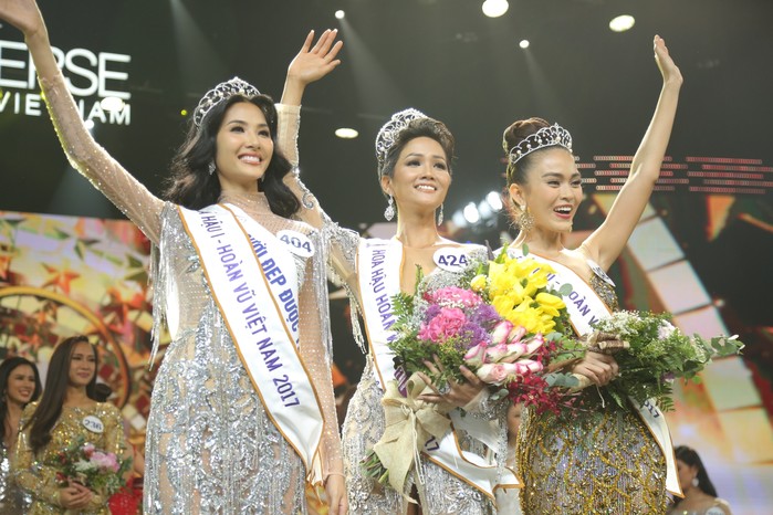 Người đẹp Ê đê H'hen Niê đăng quang Hoa hậu Hoàn vũ Việt Nam 2017
