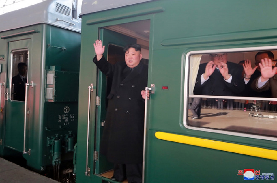 Chủ tịch Triều Tiên Kim Jong-un khởi hành tới Hà Nội