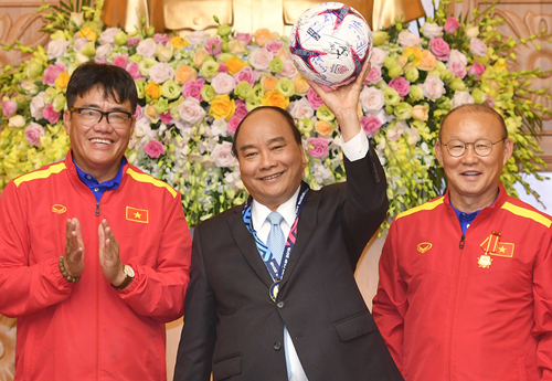 Thủ tướng gọi điện, nhắn nhủ HLV Park trước trận tứ kết Asian Cup