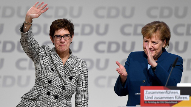 'Tiểu Merkel' gương mặt tiếp quản 'ghế nóng' của Thủ tướng Đức