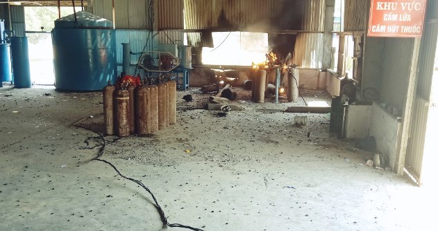 Quảng Ngãi: Nổ khí gas tại cơ sở sang chiết, 3 người bỏng nặng