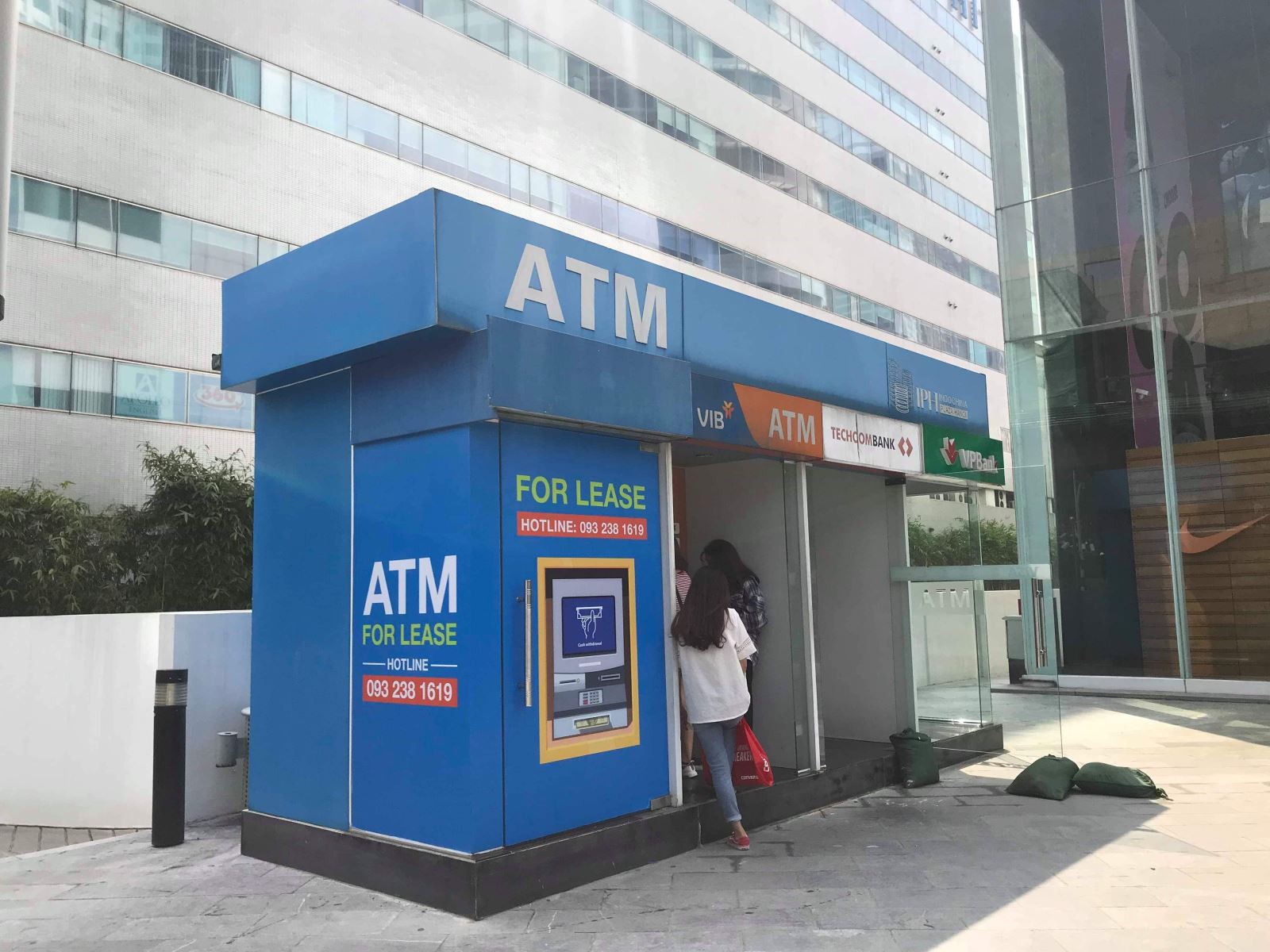 Bất cập tình hình an ninh lỏng lẻo tại các cây ATM