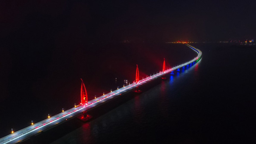Cận cảnh cây cầu vượt biển dài nhất thế giới, trị giá 20 tỷ USD 