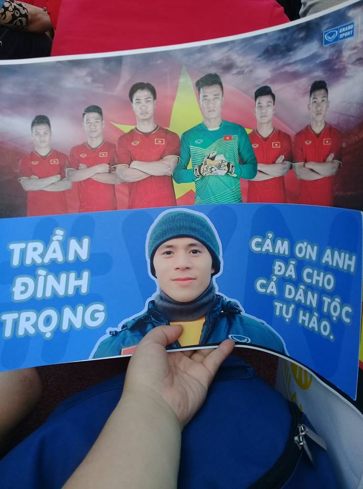 CĐV TP. HCM ‘tỏ tình’ các cầu thủ U23 Việt Nam siêu đáng yêu