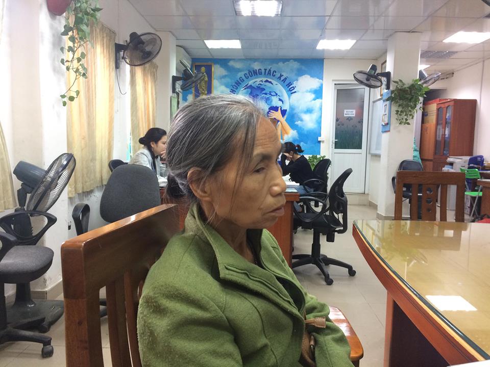 Vụ cháy ở Đê La Thành: Nghẹn ngào phút bà đón cháu sinh non mất cha mẹ