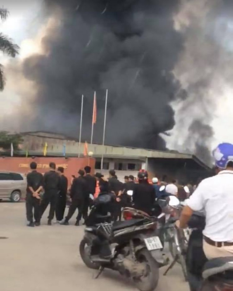 Hưng Yên: Cháy lớn nhà xưởng công ty dược, thiêu rụi nhiều tài sản