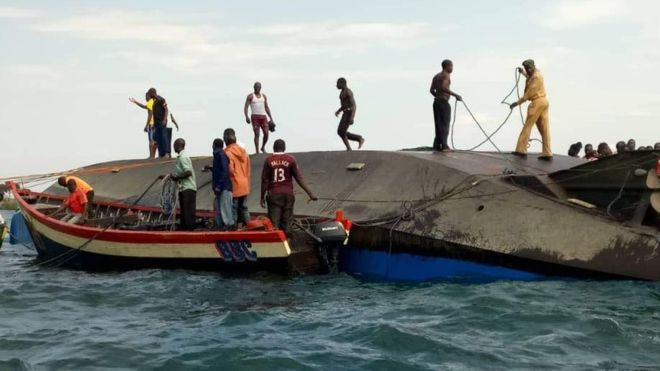 Chìm phà ở Tanzania, hơn 200 người có thể chết đuối 