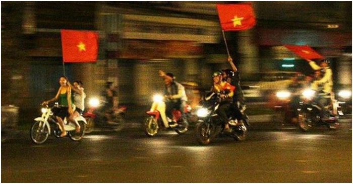 Lợi dụng cổ động U23 Việt Nam để đua xe trái phép có thể bị phạt tù
