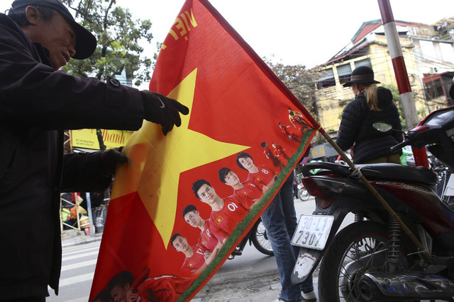 Hà Nội hừng hực khí thế cổ vũ đội tuyển Việt Nam