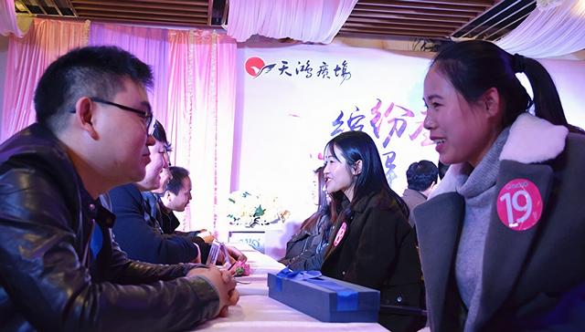 Cty Trung Quốc cho nhân viên nữ ế nghỉ Tết thêm 8 ngày kiếm người yêu