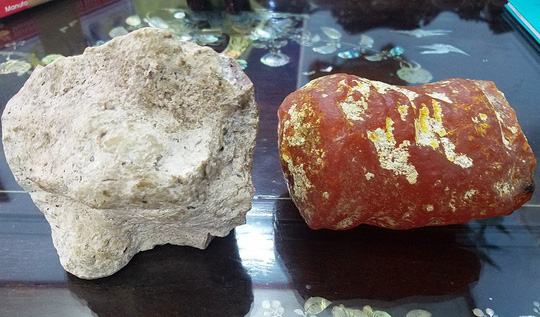 Hai viên đá kỳ lạ có mùi thơm như nước hoa, được hỏi mua giá 5 tỷ