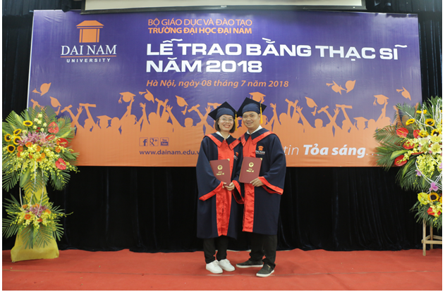 Lễ trao bằng Thạc sĩ cho học viên cao học khóa 4 Đại học Đại Nam 