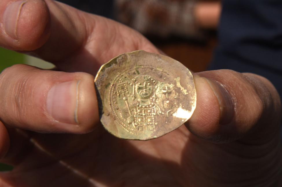 Hũ tiền vàng 900 năm tuổi, 1 đồng xu bằng cả năm làm lụng của nông dân
