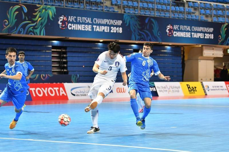 VCK Futsal: VN thua ngược ở 3 giây cuối, HQ thảm hại trước Uzbekistan