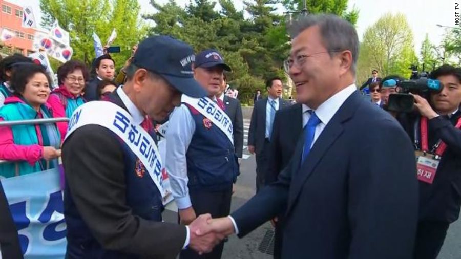 Nhà lãnh đạo Kim Jong-un đến DMZ cho hội nghị thượng đỉnh lịch sử 