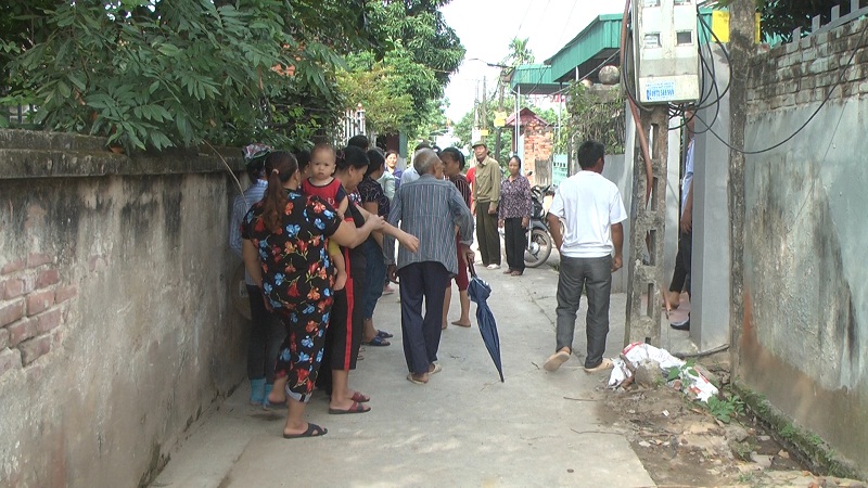 Con gái tự thiêu cùng mẹ vì mẹ hay chửi hàng xóm