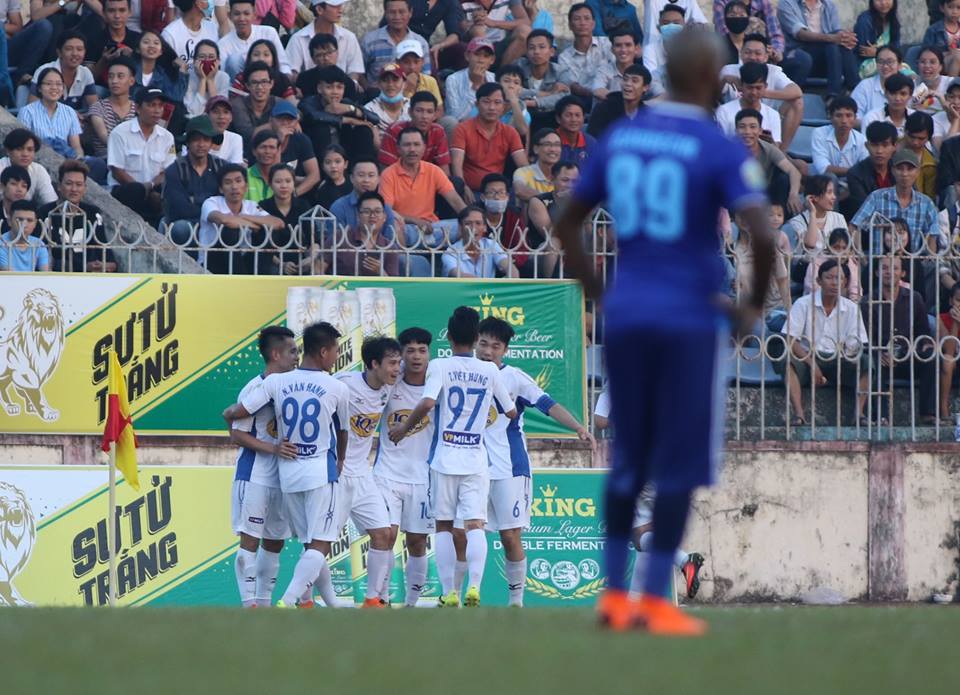Công Phượng 'nhả đạn', HAGL quật ngã Quảng Nam FC để vào tứ kết