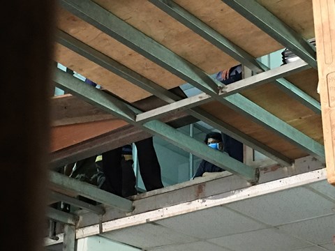 Cảnh sát trở lại kiểm tra hiện trường vụ thảm sát 5 người ở Bình Tân