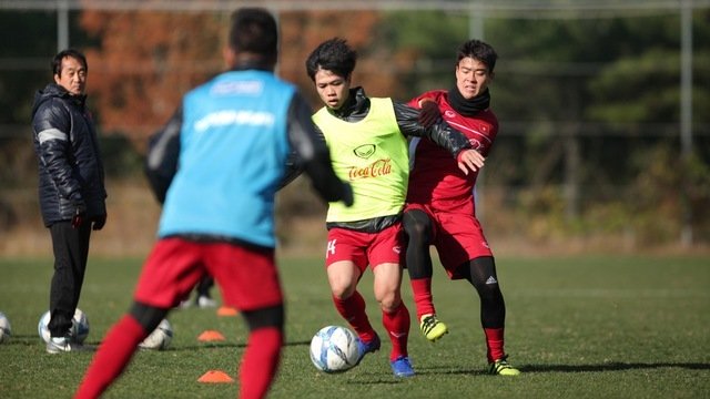 Phải chăng HLV Park Hang Seo đang rất ưu ái Công Phượng ở AFF Cup ?