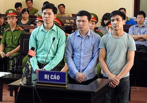 Bác sĩ Hoàng Công Lương có tất cả 10 luật sư tham gia bào chữa