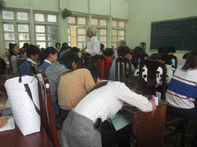 Lý do gì khiến hàng nghìn sinh viên buộc thôi học ở Sài Gòn?