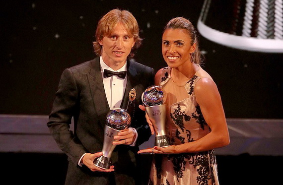 Vượt mặt C.Ronaldo, Modric xuất sắc đoạt giải The Best của FIFA