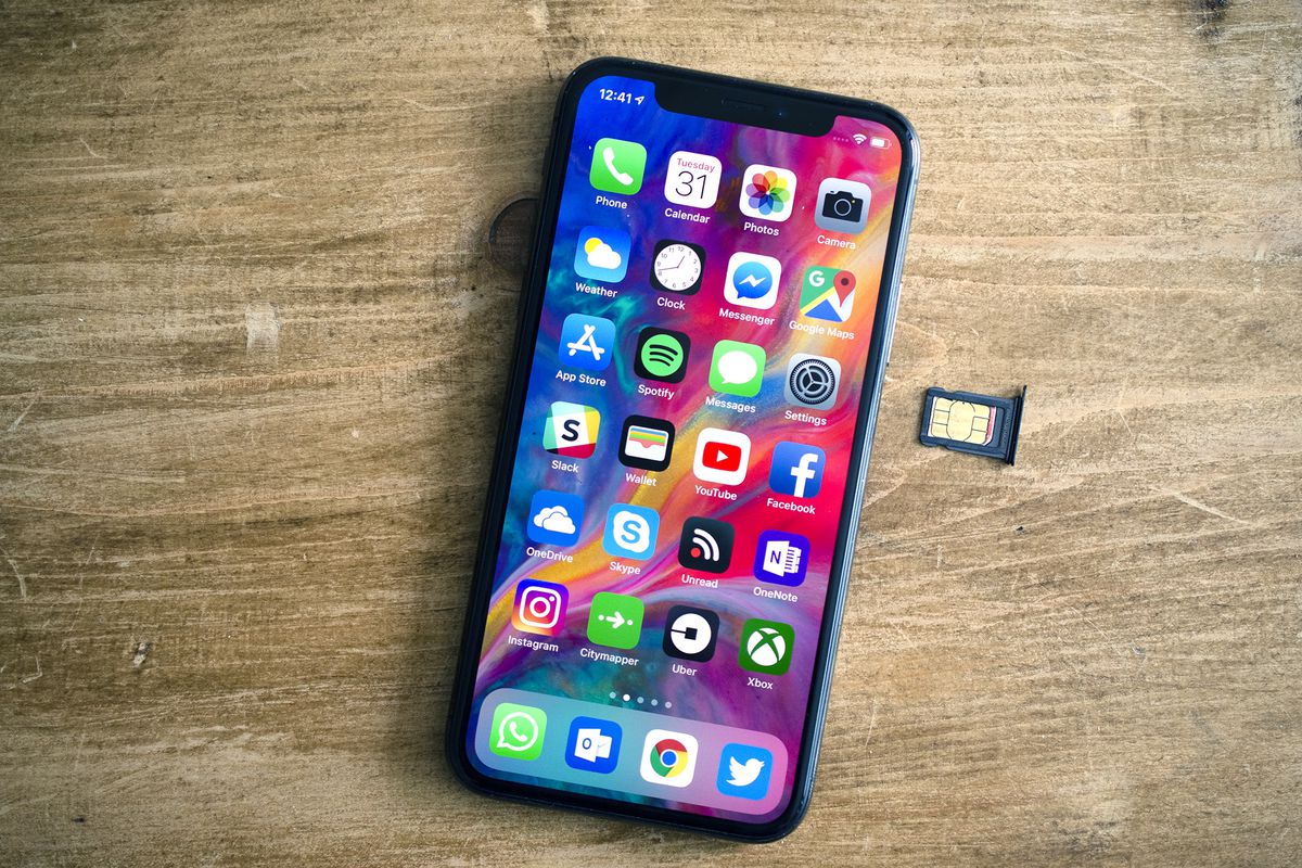 Quảng cáo đầy ẩn ý, iPhone mới chắc chắn sẽ có 2 SIM?