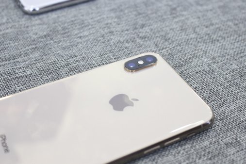 Hình ảnh chiếc iPhone XS MAX đầu tiên về Việt Nam giá 68 triệu đồng