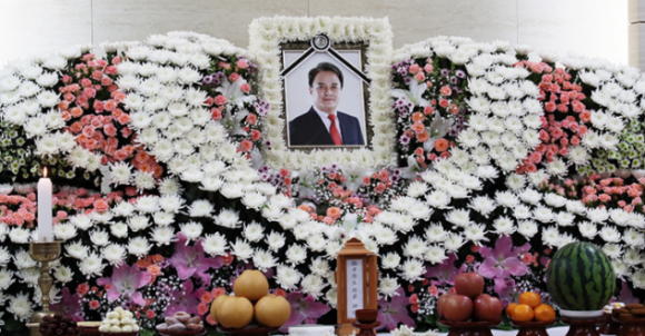 Công bố thư xin lỗi của sao Hàn bị 20 người tố lạm dụng trước khi chết