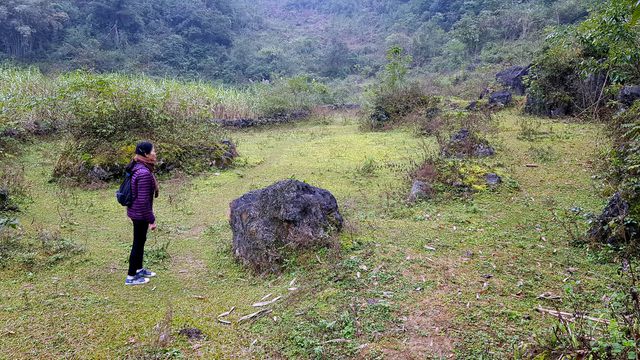 Ngày về xúc động 'cô học sinh' duy nhất sống sót ở hang Ngườm Hẩu 1979