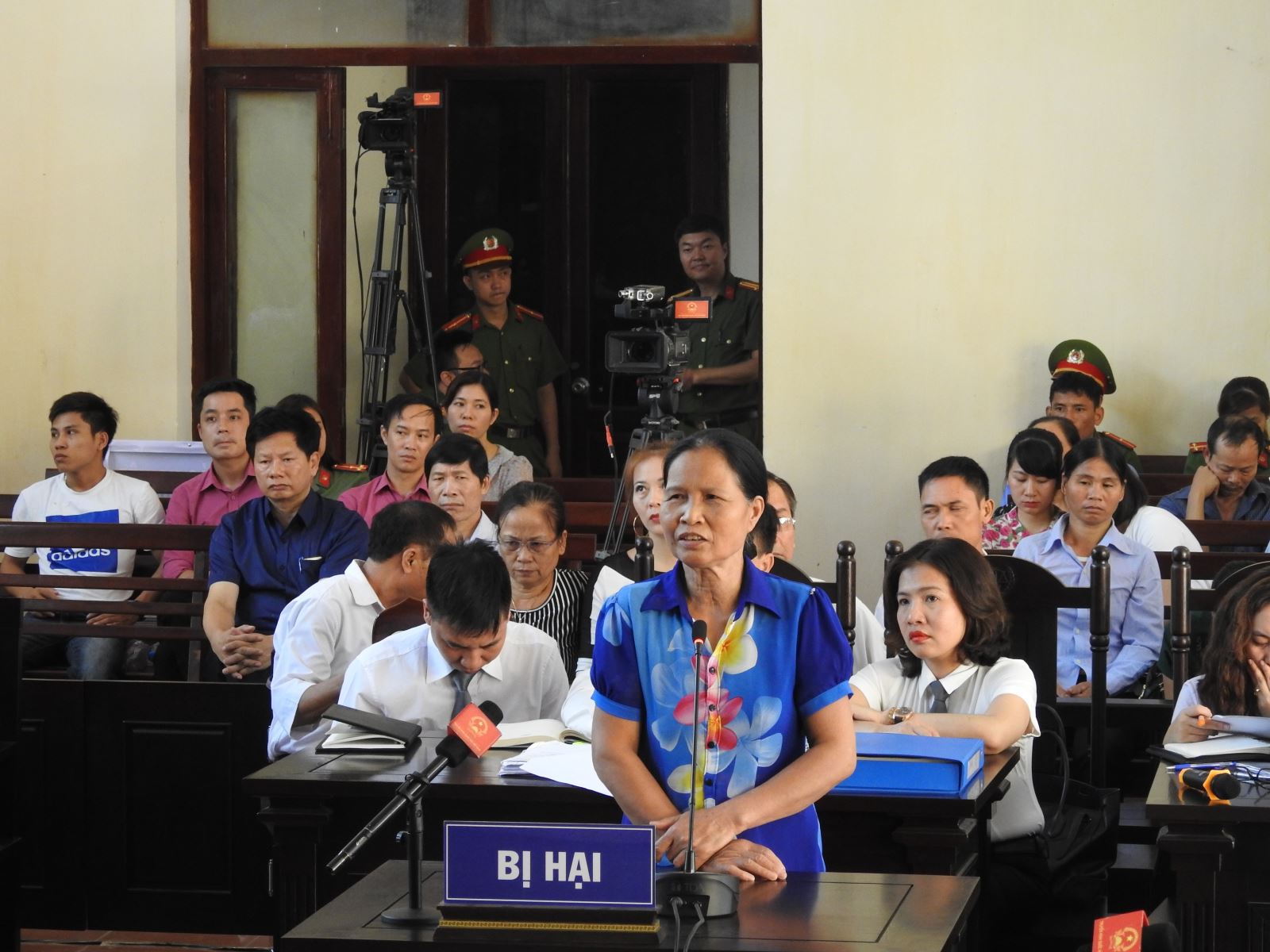  Xét xử bác sĩ Lương: Chân dung người còn sống tại tòa 