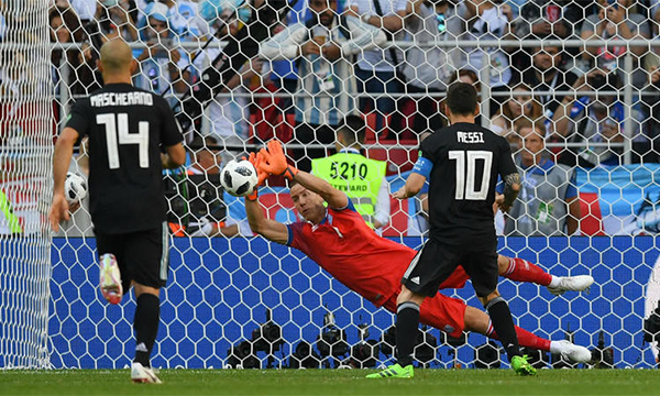Messi tịt ngòi, gây thất vọng trước chấm 11m, Argentina bị cầm hòa