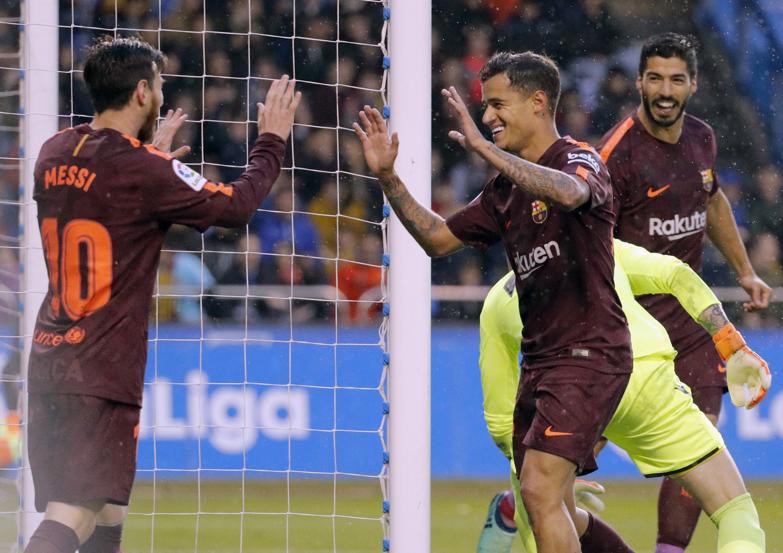 Messi lập hat-trick lịch sử đè bẹp Deportivo, Barca vô địch La Liga