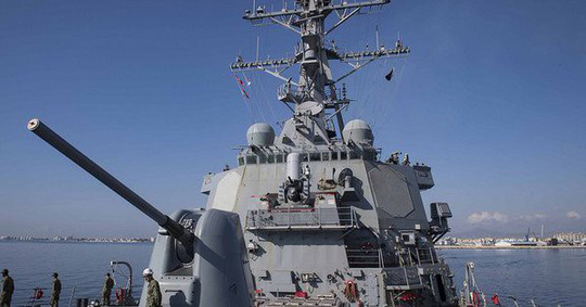 Mỹ dẫn tàu khu trục tên lửa, Nga điều máy bay cảnh báo đến Syria