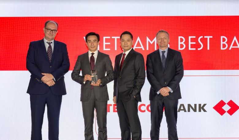 Techcombank nhận giải 'Ngân hàng tốt nhất Việt Nam' từ Euromoney