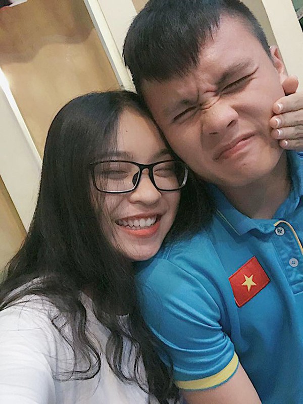 Bạn gái Quang Hải đáp trả gay gắt khi bị soi nhan sắc xấu xí