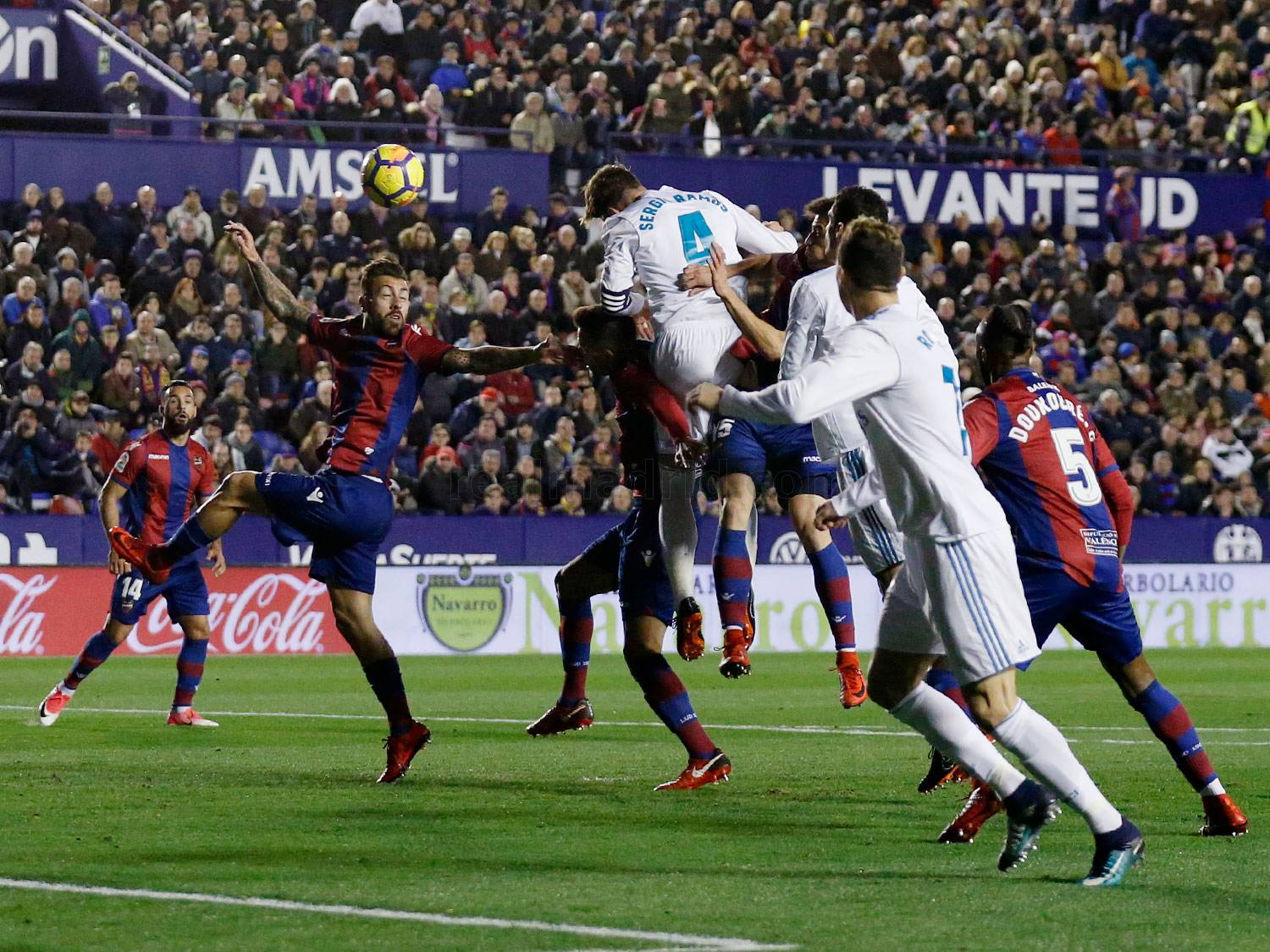 Barca và Real bị cầm hòa  cay đắng , Monaco ngược dòng ngoạn mục