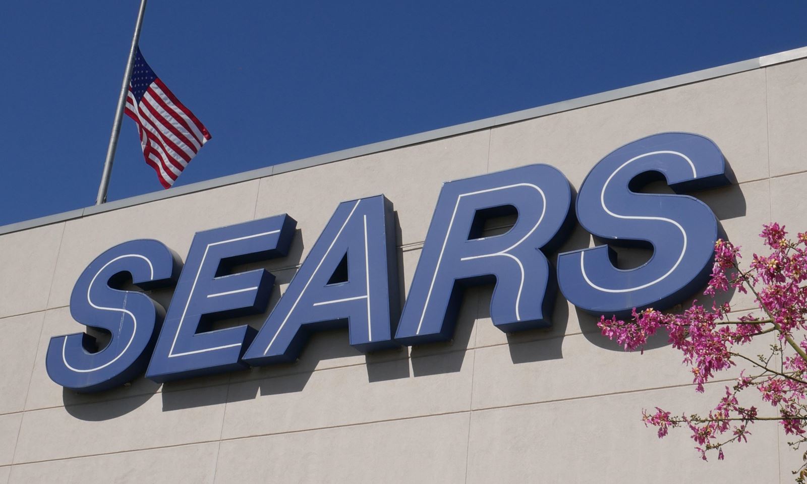 'Người khổng lồ’ bán lẻ Sears đệ đơn phá sản