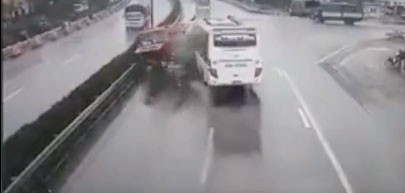 Xe cứu hỏa đi ngược chiều trên cao tốc: Dân mạng tranh cãi kịch liệt