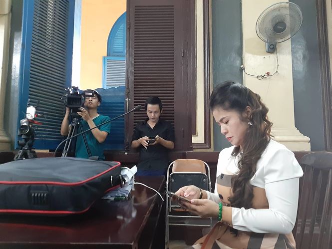 Tạm dừng phiên tòa xét xử vụ ly hôn vợ chồng ông Đặng Lê Nguyên Vũ