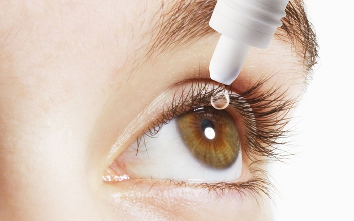 Có thể chữa khỏi cận thị bằng thuốc nhỏ mắt?