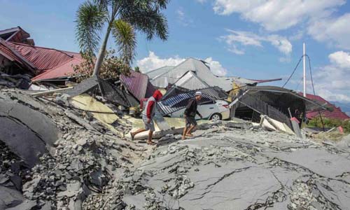 Động cơ những kẻ tung tin giả gây khiếp sợ vùng thảm họa ở Indonesia